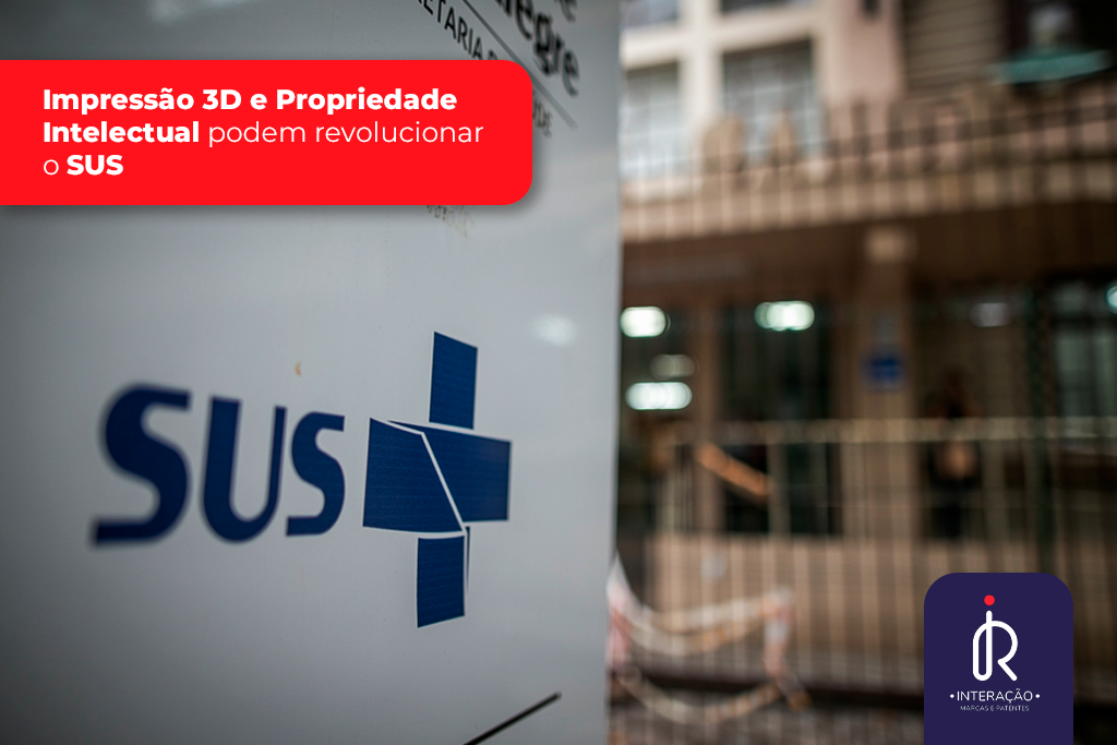 Impressora 3D criando prótese médica, representando a importância da proteção da propriedade intelectual no SUS.